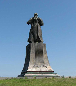 памятник Мусоргскому на родине
